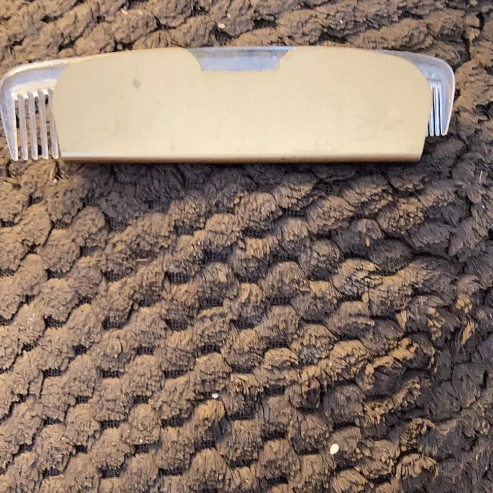Unique comb holder